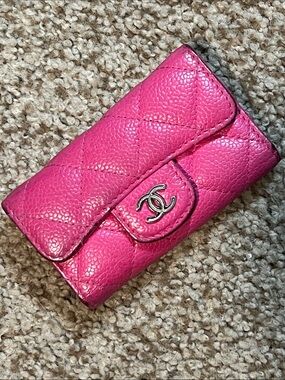 💕 CHANEL Quilted Pink Caviar Key Card Holder w/ Silver Interlocking CC